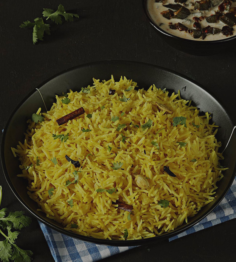 Garlic-Infused Turmeric Rice